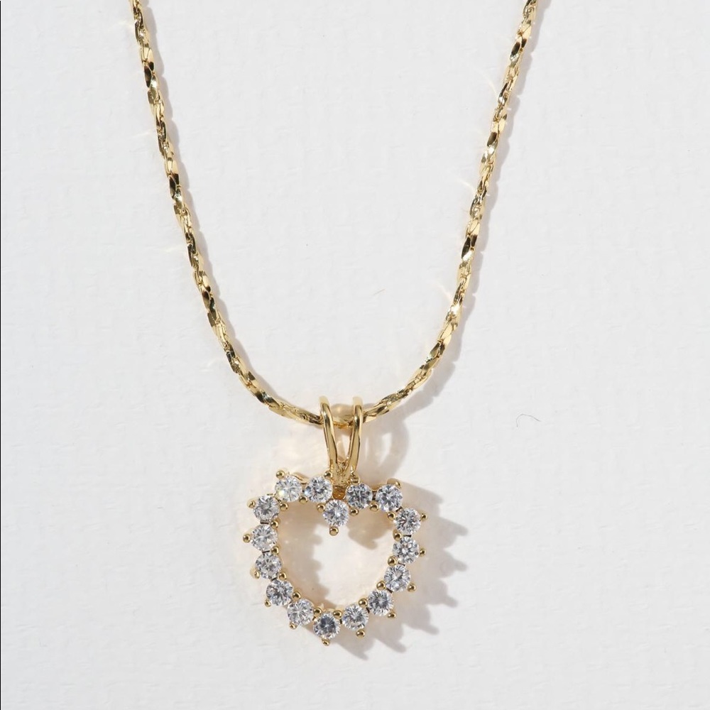 New Vanessa Mooney the maiden necklace heart gold